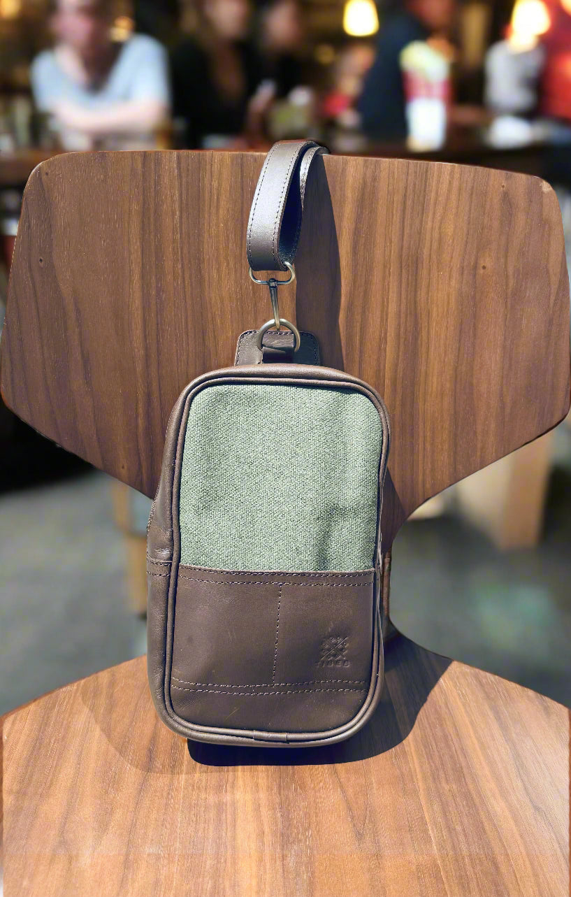 Vanta Crossbody