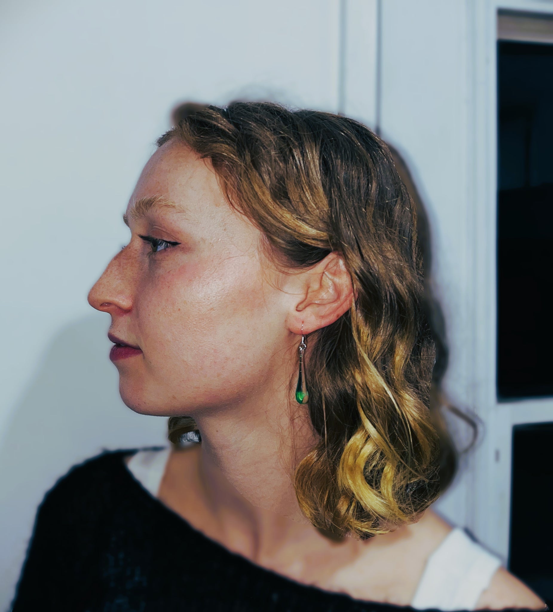 Recycled Glass Dew Drop Earrings: Green